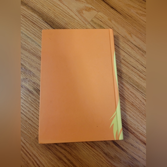 The Age of Miracles By Karen Thompson Walker Book - Picture 3 of 3